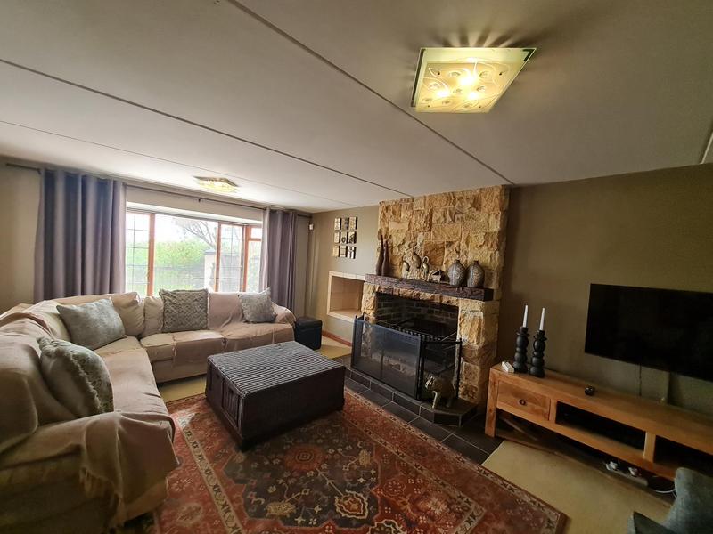 To Let 4 Bedroom Property for Rent in Rome Glen Western Cape